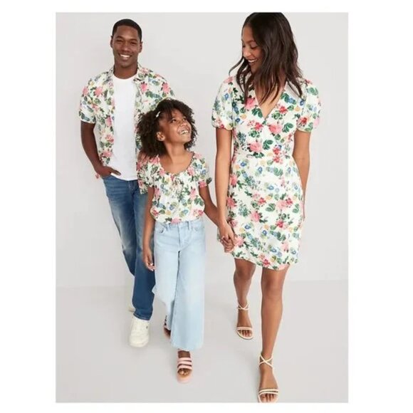 Old Navy Floral Puff-Sleeve Mini Wrap Dress - Picture 4 of 14